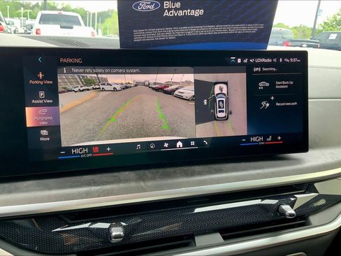 Used 2024 BMW X7 xDrive40i w/ M Sport Package AWD/4WD image 29