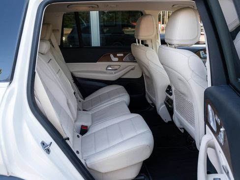 Used 2022 Mercedes-Benz GLS 450 4MATIC image 34