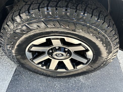 Used 2021 Toyota 4Runner TRD Off-Road Premium w/ Moonroof Package AWD/4WD image 6