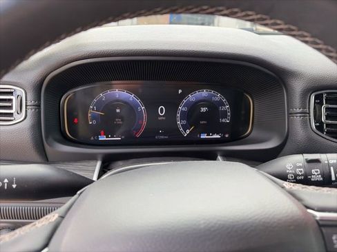 Used 2024 Jeep Wagoneer L Series II w/ Flexible Seating Group image 6