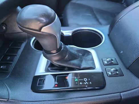 Used 2014 Toyota Highlander XLE image 21