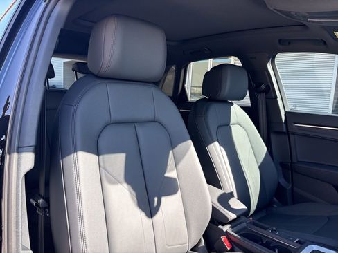 New 2025 Audi Q3 2.0T Premium image 16