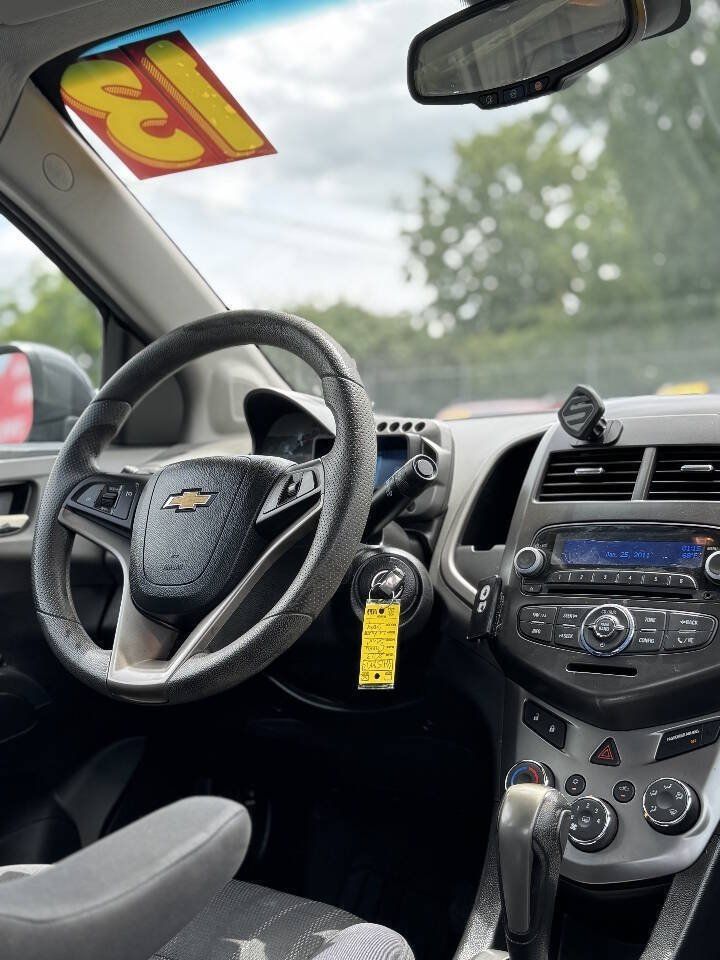 Used 2013 Chevrolet Sonic LT FWD image 15