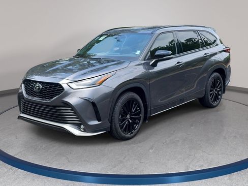 Used 2024 Toyota Highlander XSE FWD image 1