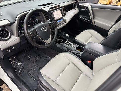 Used 2018 Toyota RAV4 Limited image 10