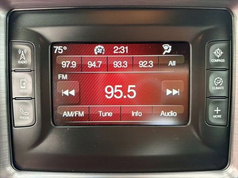 Used 2017 Dodge Challenger SXT image 17