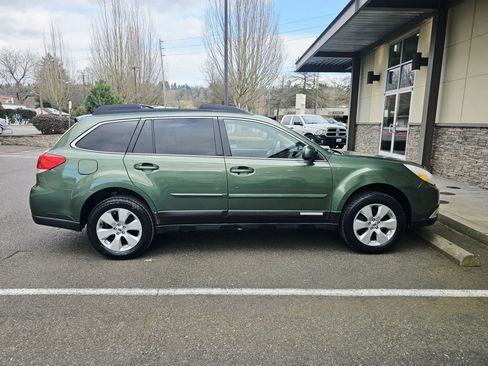 Used 2012 Subaru Outback 2.5i Limited AWD/4WD image 6
