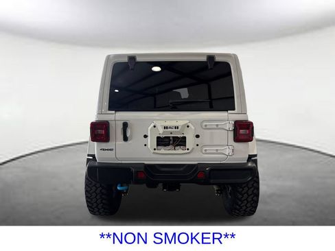 Used 2021 Jeep Wrangler Unlimited Rubicon 4xe w/ Cold Weather Group AWD/4WD image 5