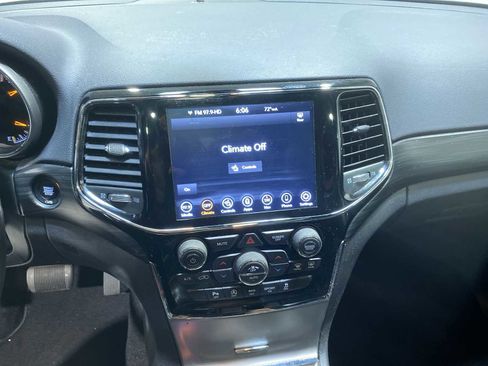 Used 2019 Jeep Grand Cherokee Altitude image 16