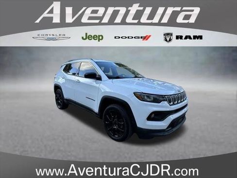 Certified 2022 Jeep Compass Latitude AWD/4WD image 1