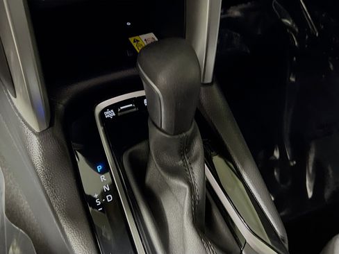 Used 2023 Toyota Corolla Cross SE image 24