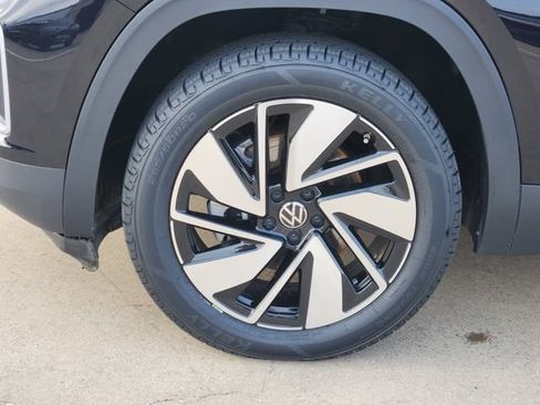 Used 2024 Volkswagen Atlas SE FWD image 18