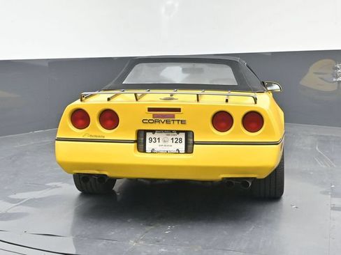 Used 1990 Chevrolet Corvette Convertible RWD image 19