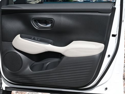New 2025 Honda HR-V LX image 12