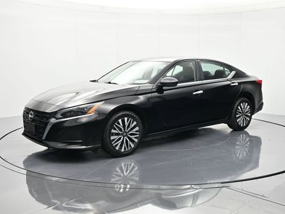Used 2024 Nissan Altima 2.5 SV
