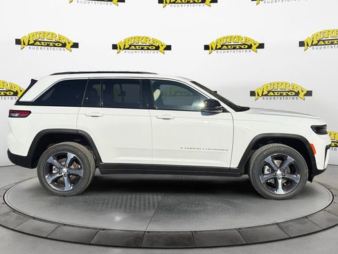 New 2026 Jeep Grand Cherokee Limited w/ Luxury Tech Group II RWD image 6