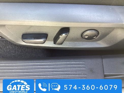 Used 2025 Nissan Rogue SV AWD/4WD image 16