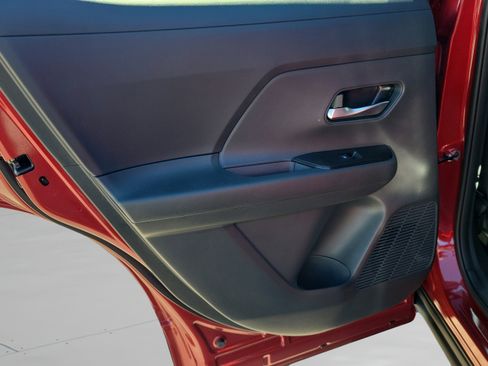 Certified 2025 Nissan Kicks SV FWD image 10