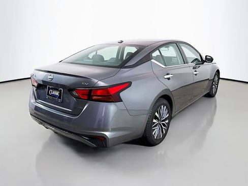 Used 2024 Nissan Altima 2.5 SV FWD image 7