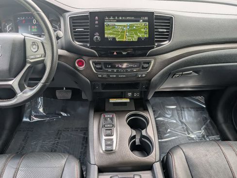 Certified 2023 Honda Passport TrailSport image 18