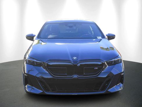 Used 2025 BMW i5 M60 w/ Executive Package image 2