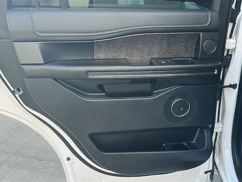 Used 2018 Ford Expedition Limited w/ Equipment Group 302A RWD image 34