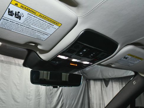 Used 2023 Land Rover Range Rover Autobiography AWD/4WD image 43