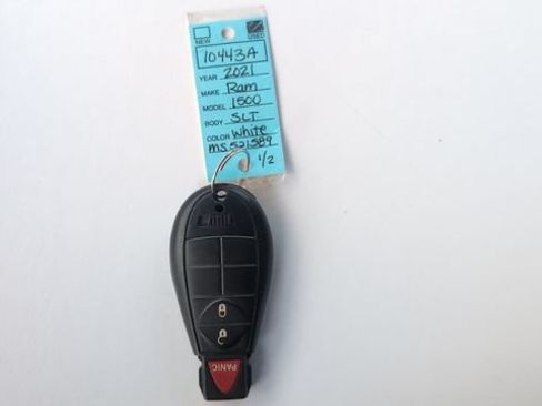 Used 2021 RAM 1500 Classic SLT AWD/4WD image 30