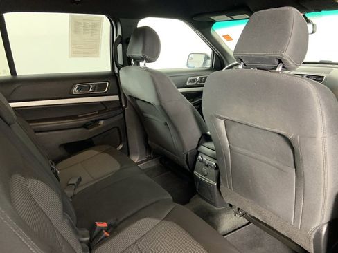 Used 2017 Ford Explorer XLT w/ Equipment Group 201A image 28