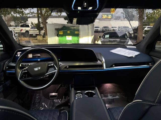 Certified 2026 Cadillac Vistiq Premium Luxury AWD/4WD image 33