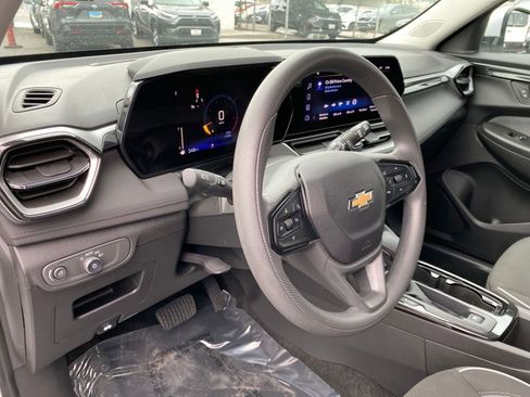 Used 2025 Chevrolet TrailBlazer LT image 34