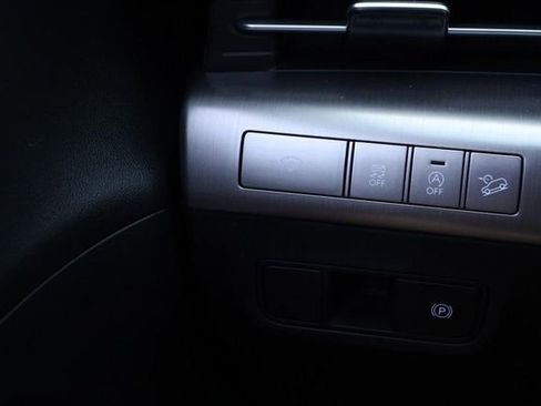 Used 2025 Hyundai Kona SE FWD image 21