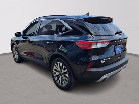 Certified 2020 Ford Escape Titanium w/ Titanium Premium Package 2.0 AWD/4WD image 4