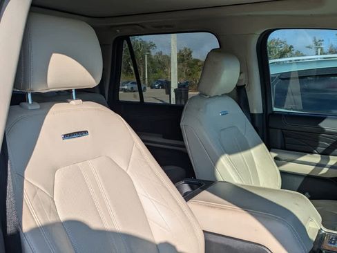 Used 2021 Ford Expedition Max Platinum image 7