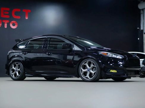 Used 2018 Ford Focus ST image 9