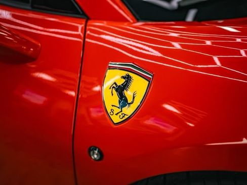 Used 2021 Ferrari F8 Tributo RWD image 14