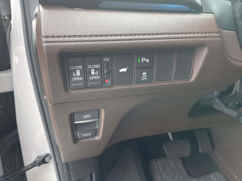 Used 2025 Honda Odyssey Touring image 21