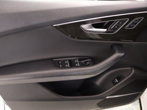 Used 2021 Audi Q8 Prestige w/ Prestige Package image 16