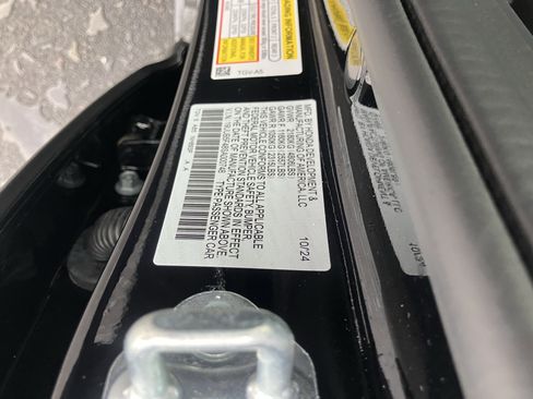 Used 2025 Acura TLX w/ Technology Package image 31