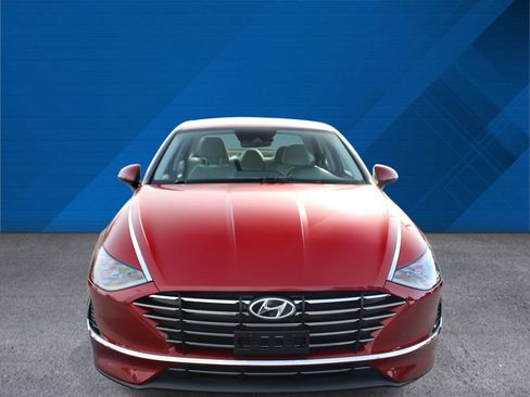 Used 2023 Hyundai Sonata SE w/ Cargo Package FWD image 4
