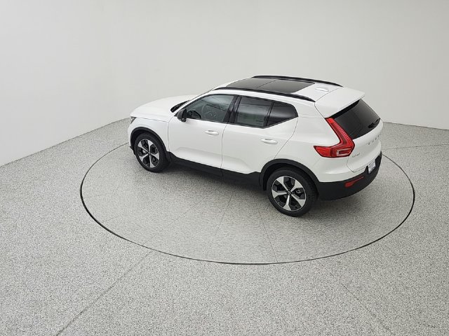 New 2026 Volvo XC40 B5 Plus w/ Protection Package Premier AWD/4WD image 19