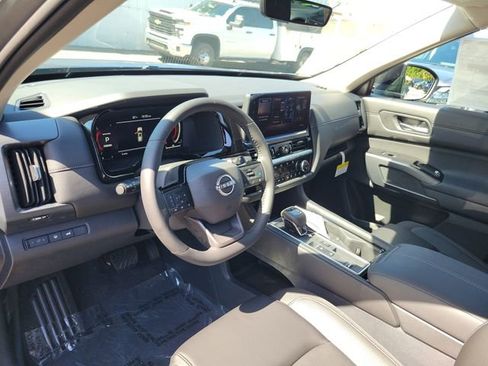 New 2026 Nissan Pathfinder SL FWD image 7