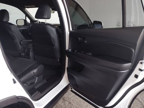Used 2023 Honda Passport EX-L image 18