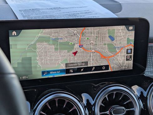 Used 2023 Mercedes-Benz GLB 250 4MATIC image 16