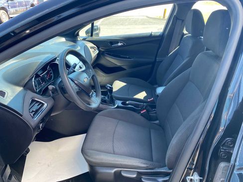 Used 2017 Chevrolet Cruze LT w/ RS Package image 9