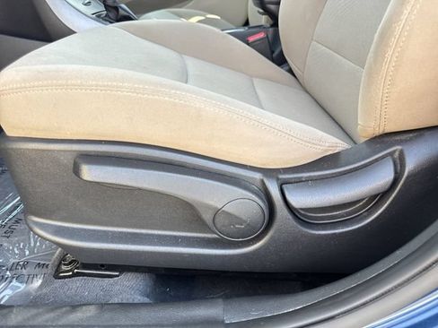 Used 2014 Hyundai Elantra SE FWD image 10