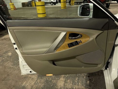 Used 2007 Toyota Camry XLE image 29