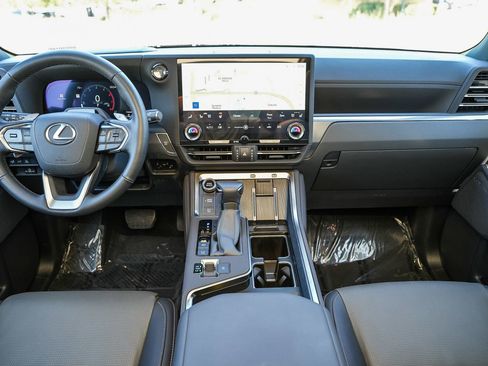 Used 2024 Lexus GX 550 w/ Accessory Package (31) AWD/4WD image 13