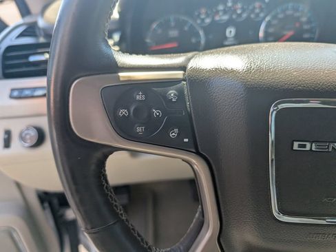 Used 2017 GMC Yukon Denali AWD/4WD image 18
