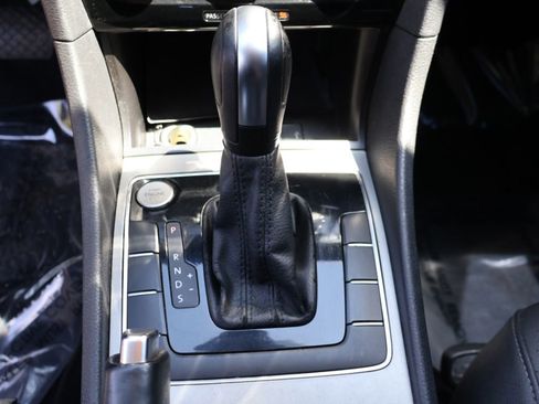 Used 2021 Volkswagen Passat 2.0T SE image 50